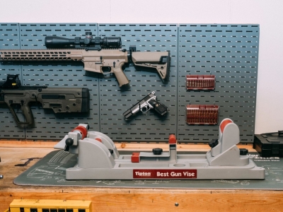 Reseña del Tipton Best Gun Vise: Limpieza, Mantenimiento y Trabajo de Armería